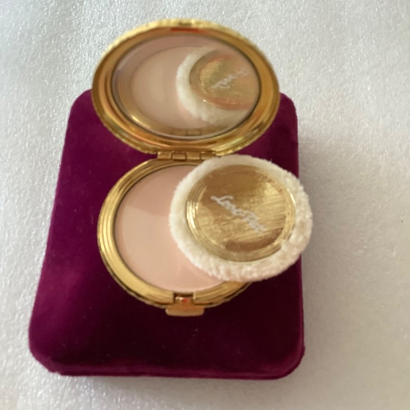 Vintage Revlon Love Pat  Compact & Puff Velvet Case Never Used Van Cleef Arpels - Picture 2 of 8